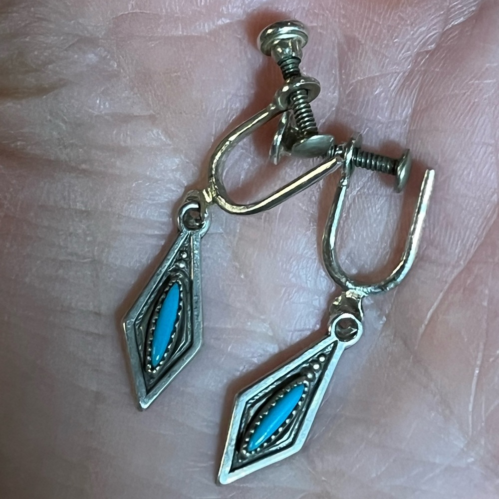 Vintage Southwestern Style Sterling Silver And Turquoise Screw-On Earrings
